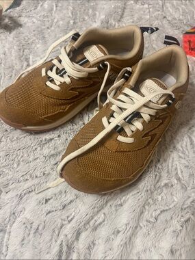 KEEN women Tan and White Lace-Up Sneakers